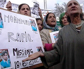 Kashmiri women protesting against forced disappearances of their  relatives. / Credit:Athar Parvaiz/IPS