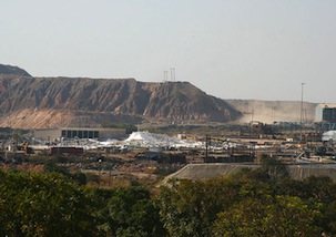 A copper mine in Zambia. When Luanshya’s copper mine closed in 2000 more than 6,000 people lost their jobs, triggering massive poverty. / Credit:Blue Salo/Wikicommons