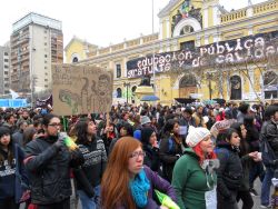 Students take to the streets demanding educational reforms. - Pamela Sepulveda/IPS