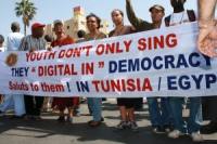 Gli attivisti a Dakar traggono ispirazione dalle rivolte in Egitto, Tunisia e altrove Abdullah Vawda/IPS TerraViva