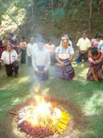 Partecipanti ad una cerimonia maya Gentile concessione di Renoj
