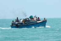 Migranti disperati provenienti dallo Ski Lanka e da altri paesi usano pescherecci come questo per partire nella speranza di un futuro Amantha Perera/IPS.
