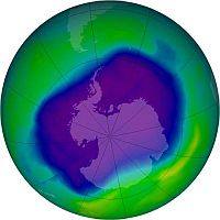 L'area blu rappresenta lo strato di ozono antartico nel 2006 NASA
