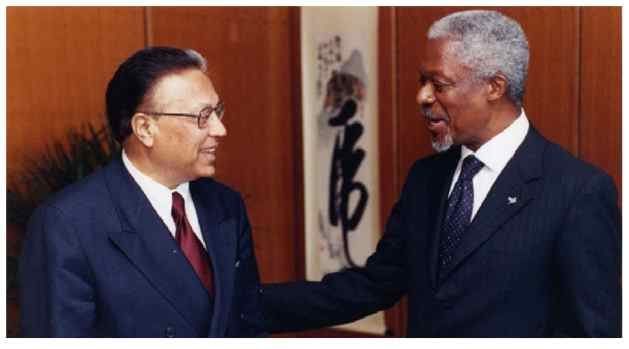 Secretary-General Kofi Annan welcoming in his office Ambassador Chowdhury on first day at work as Under-Secretary-General March 2002