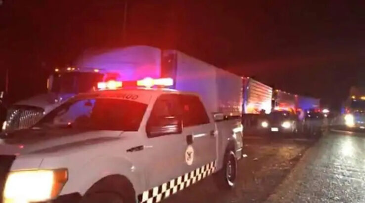 On the night of Oct. 7, a military checkpoint found 800 migrants from Central America in three truck trailers on a highway in the state of Tamaulipas in northeastern Mexico, bordering the United States, where they were headed. CREDIT: Elefante Blanco/Pie de Página