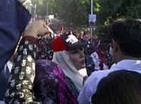 Benazir Bhutto a Karachi lo scorso ottobre Beena Sarwar/IPS