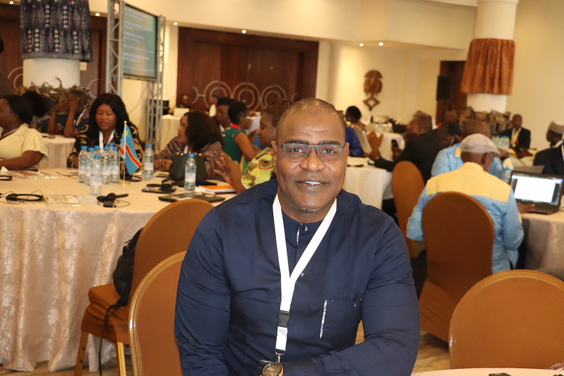 Keski-Afrikan valtioiden talousyhteisön ECCAS:n maatalous-, elintarvike- ja ravitsemusasioista vastaava johtaja Mohamed Abakar Yaoundén kokouksessa. Kuva: Isaiah Esipisu/IPS